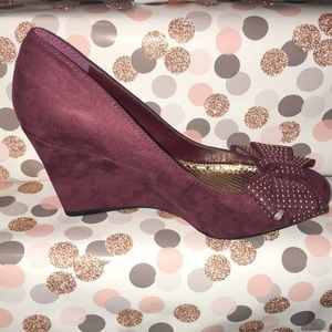 Gianni Bini Wine Red Wedges w/ Gold Beaded Bows